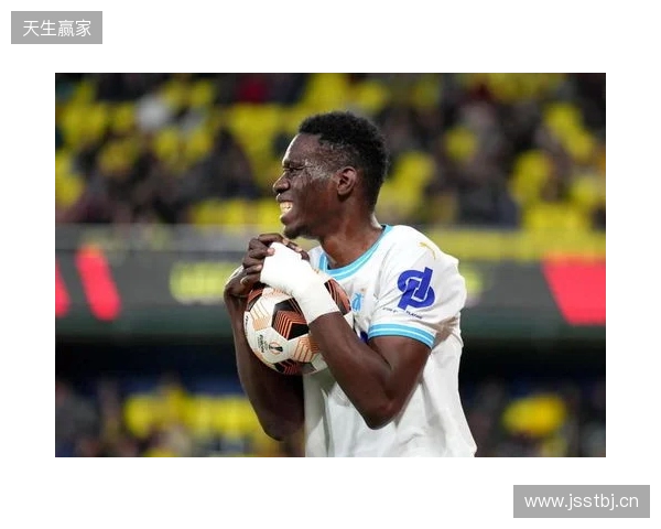 水晶宫vs利兹联：布伦南-约翰逊、伊斯梅拉-萨尔首发，卡尔弗特-勒温、卢卡斯-恩梅加出战